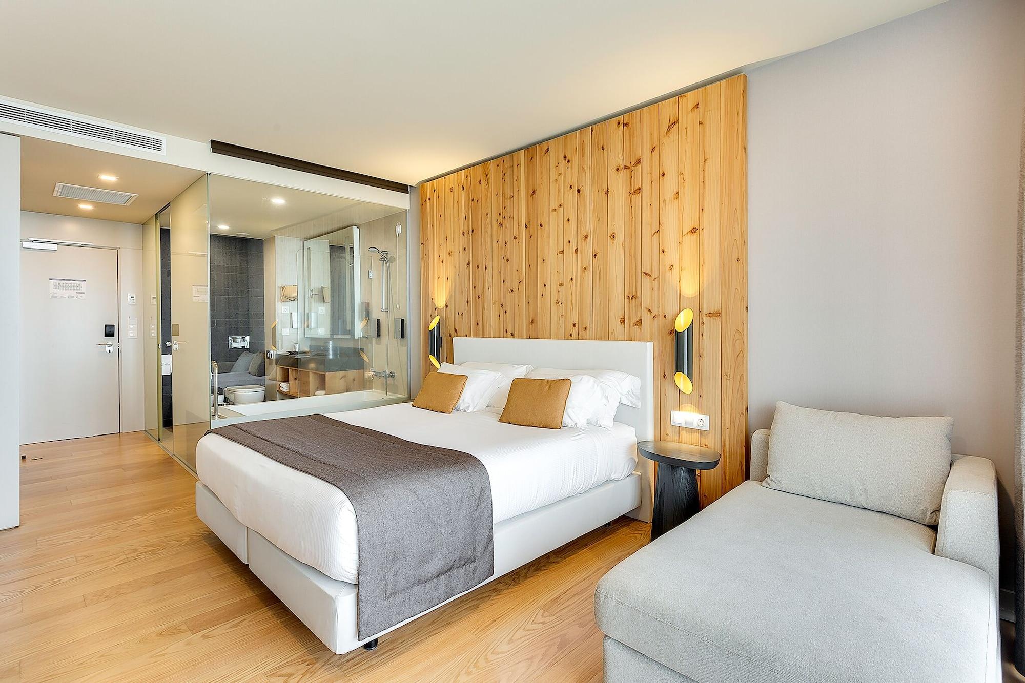 Pedras Do Mar Resort & Spa Fenais da Luz Bagian luar foto A room at the hotel