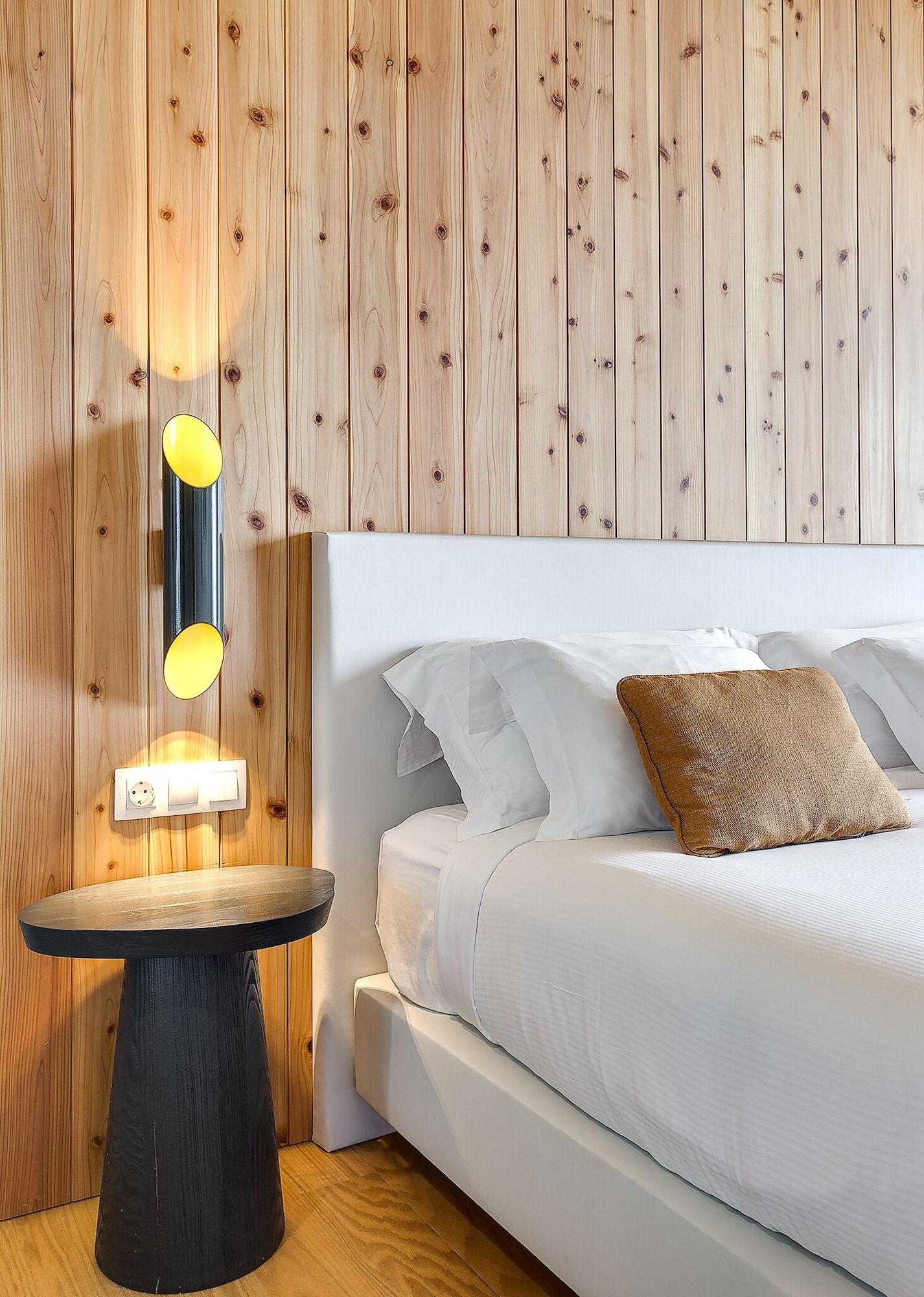 Pedras Do Mar Resort & Spa Fenais da Luz Bagian luar foto A wall-mounted light