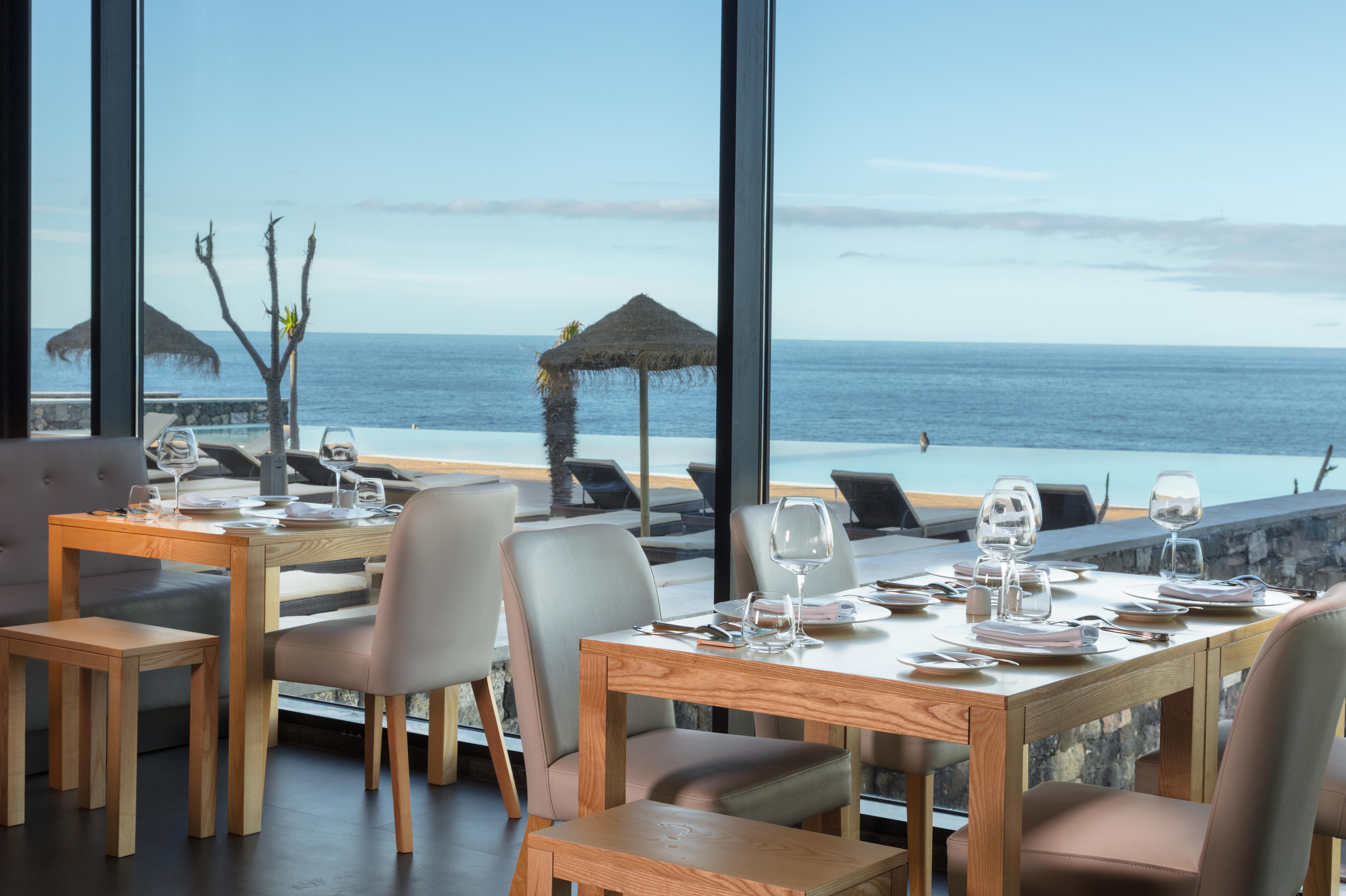 Pedras Do Mar Resort & Spa Fenais da Luz Bagian luar foto Restaurant