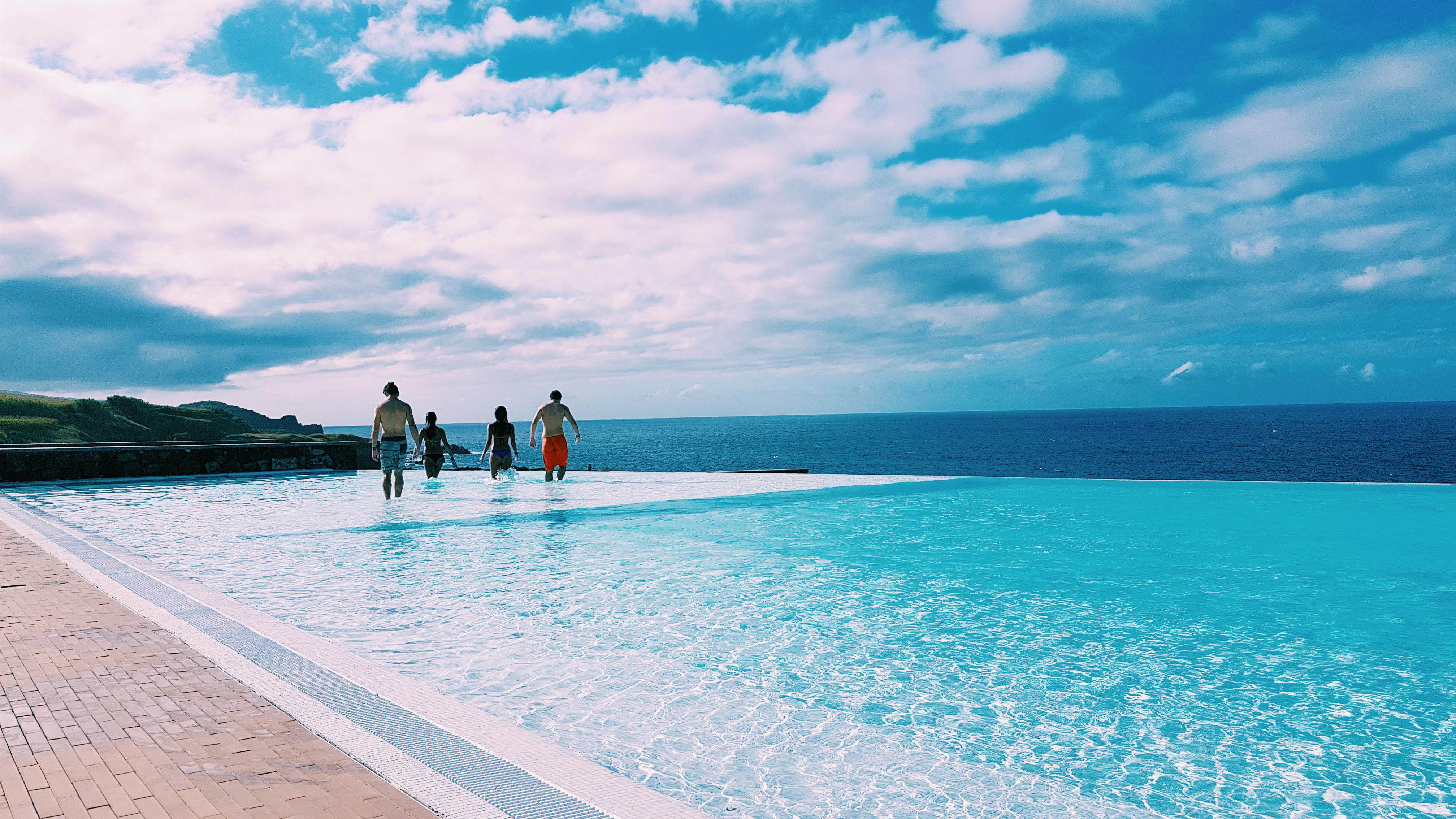 Pedras Do Mar Resort & Spa Fenais da Luz Bagian luar foto Infinity pool at the Atlantis Paradise Island