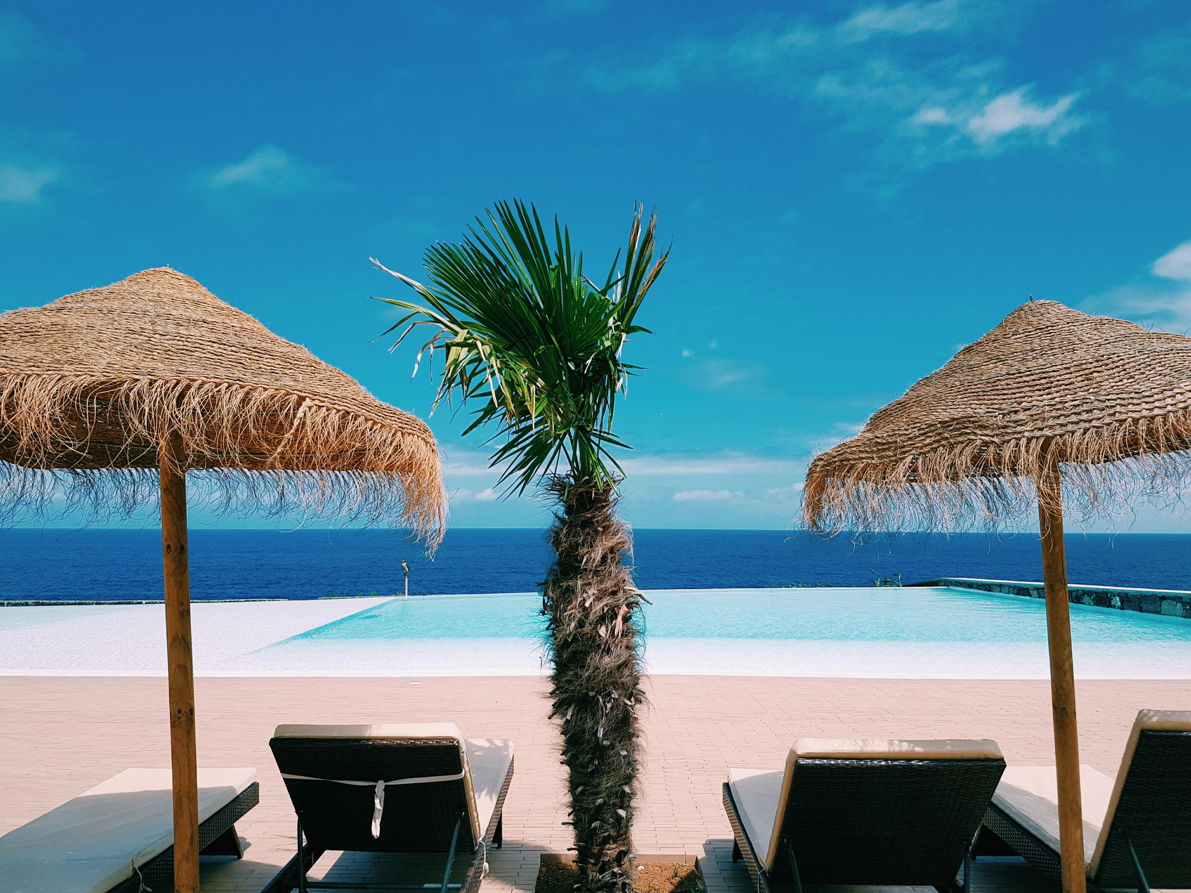Pedras Do Mar Resort & Spa Fenais da Luz Bagian luar foto The beach at the hotel